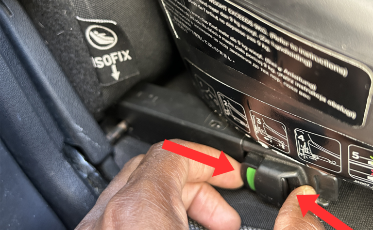 retirer un siège auto Isofix